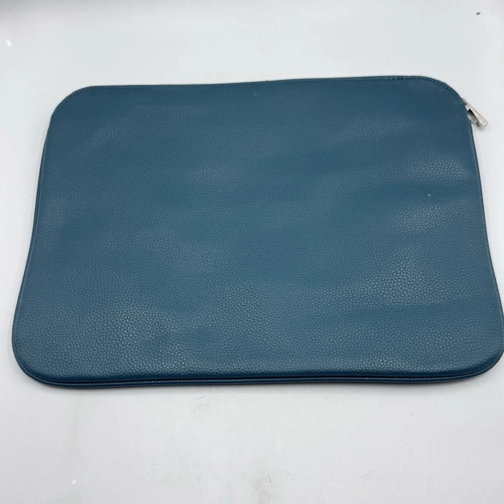 Thirty One Laptop Savvy Sleeve Blue Zip Pebbled Carry Case Bag 15.5